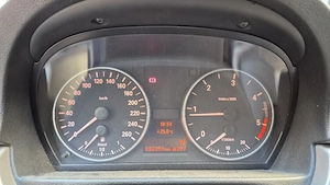 Vând sau schimb BMW E90 320D  - imagine 3