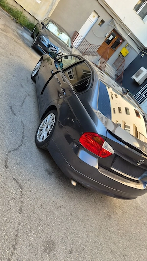 Vând sau schimb BMW E90 320D  - imagine 5