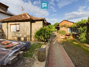 Casă cu 2 camere și 456 mp teren în Ghioroc - imagine 14