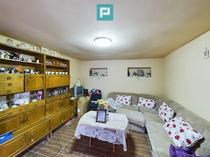 Casă cu 2 camere și 456 mp teren în Ghioroc - imagine 6