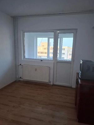 Vand apartament 2 camere decomandate ,dependinte ,2 balcoane,etaj 8 din 11. - imagine 9