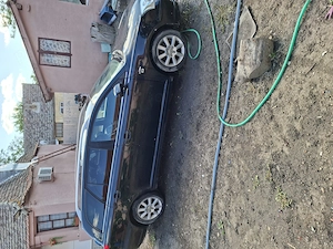 Vând  Toyota avensis1500 euro an 2009 cu motor de 2.2 S-au la schimb cu Rulotă .  - imagine 16