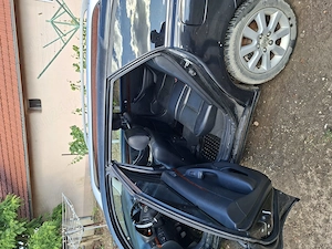 Vând  Toyota avensis1500 euro an 2009 cu motor de 2.2 S-au la schimb cu Rulotă .  - imagine 13