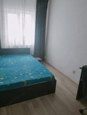 închiriez apartament camere  - imagine 2