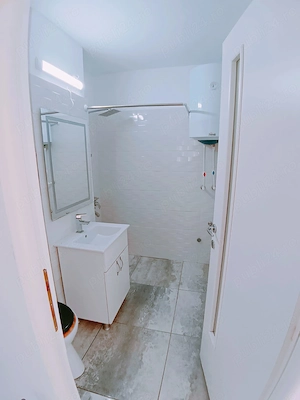 Apartament de vânzare -3 camere , Ștei - imagine 6