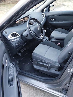 Renault Scenic3, An 2014, 1.5 Diesel 110  - imagine 8