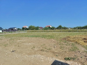    Vând teren 500 mp intravilan,loc Albota ,jud.Argeș