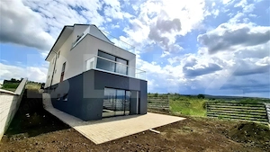 Casă NZEB A+ , 195.6 mp utili, Panouri & Pompă Căldură, panoramă Superbă