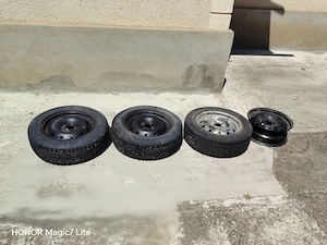 4 jenti Logan+4 jenti Renault Duster 