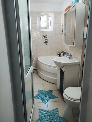 vand apartament,cu doua camere decomandat cu balcon inchi, centrala pe gaz  electrocasnice noi  - imagine 4