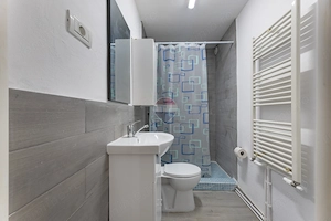 Apartament la casă de inchiriat cu 4 camere și 4 băi Zona Făt-Frumos - imagine 14