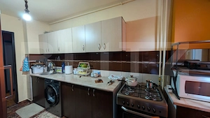 Apartament 3 camere, 75 mp, zona  Poarta Bucureștilor - imagine 3