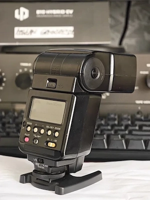 Canon Speedlite 550EX   bliț   flash extern, funcționează perfect + accesorii originale