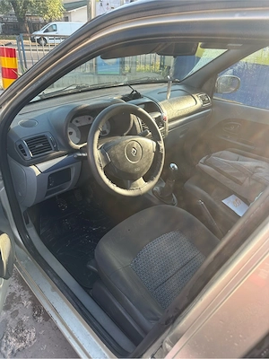 Renault Clio 1.5 dci 2008 - imagine 5