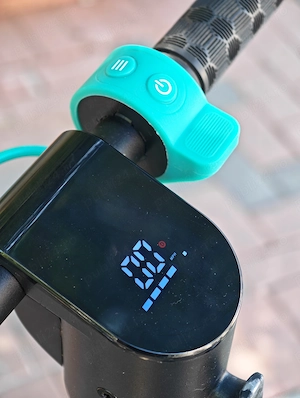Trotinetă electrică Levy Plus+ (scuter electric) superbă, confortabilă, solidă, elegantă