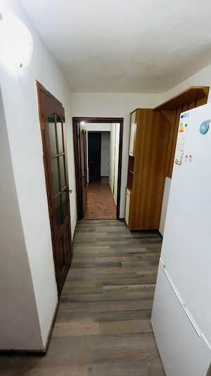 PF închiriez apartament cu 3 camere zona Soarelui - imagine 3