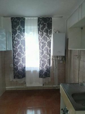 Apartament 2 camere decomandate - str.Unirii, Petroșani - imagine 2