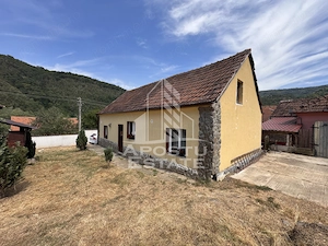 Casa batraneasca, renovata complet, teren 640mp, in Dabaca, Hunedoara - imagine 2