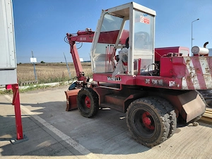 Vând Încărcător Minelli C10 (An 1994)   Cu Graifer Polip 6 Petale pentru Deșeuri Metalice