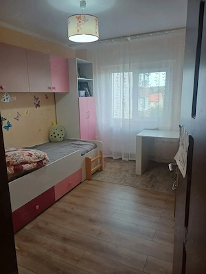 Apartament 3 camere etaj 3 - imagine 3