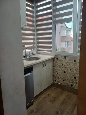 Apartament 3 camere etaj 3 - imagine 8