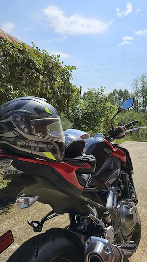 Kawasaki Z900 ABS 2018   30.500 km   Anvelope Michelin Road 5 noi   2 căști incluse