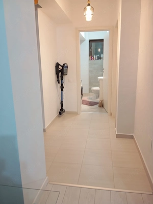 3 camere nord bloc2021 etaj 1din4 cu lift 2 locuri de parcare 137000euro - imagine 4