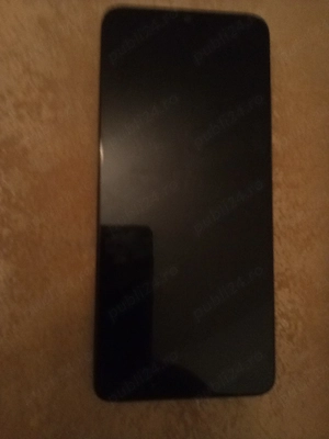 Vând Motorola E22 