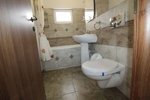 Apartament 2 camere, decomandat, Targu-Jiu,  zona 9 Mai - imagine 5