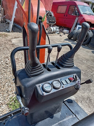 Miniexcavator NOU 1200 kg  Lubeck X12 trei cupe si picon - imagine 5