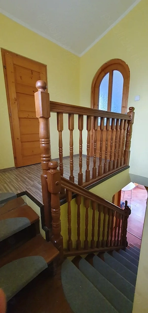 Vind casa formata din 3 apartamente