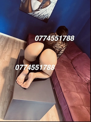 Profil real! Tatuajele confirmă pozele! Găsești în locație aceiași fată! 