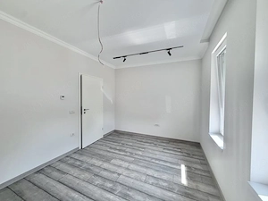 Apartament 2 camere, decomandat, 53mp utili, 30mp curte in Giroc  - imagine 5