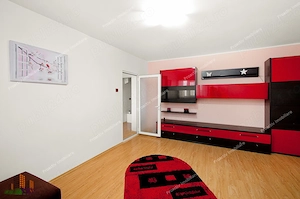 		Apartament cu 2 camere decomandat, în cartierul Micro 18, la cheie! - imagine 2