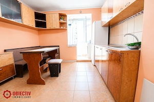 Apartament 3 camere, 66 mp, et.7/10, centrala proprie, balcon si logie - imagine 2