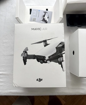 Dronă DJI Mavic Air (Model U11X)   Stare Excelentă   Accesorii
