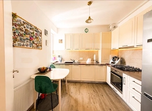 Apartament 3 camere de vânzare, Tractorul, Brașov - imagine 5
