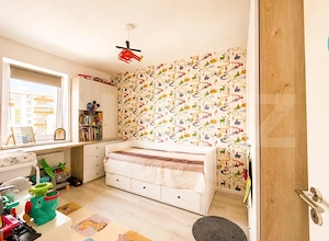 Apartament 3 camere de vânzare, Tractorul, Brașov - imagine 3