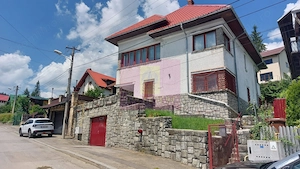 Vila cu 8 camere de vanzare in Busteni