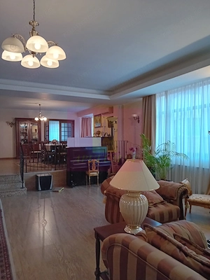 Eleganță, spațiu și confort într-o vilă deosebită, în inima Piperei - imagine 12