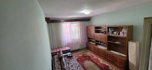 Apartament 3 camere de vanzare in Campina