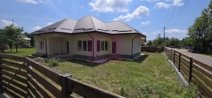 Casa de vanzare cu 4 camere in Brebu