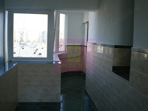 Apartament 3 camere pe bd Decebal - imagine 2