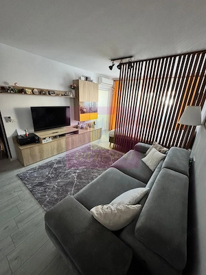 Apartament de vanzare in Campina, zona centrala - imagine 2