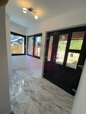Casa de vanzare cu 2 apartamente in Azuga - imagine 5