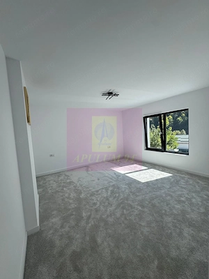 Casa de vanzare cu 2 apartamente in Azuga - imagine 13
