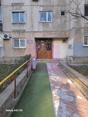 Vanzre apartament 2 camere decomandat   Calea Văcărești - imagine 2