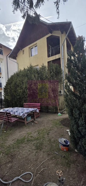 Vila de vânzare cu 8 camere și garaj in Busteni - imagine 3