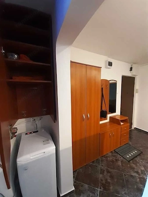De închiriat: Ap. 2 camere decomandat - Metrou Apărătorii Patriei & Parcare - imagine 7