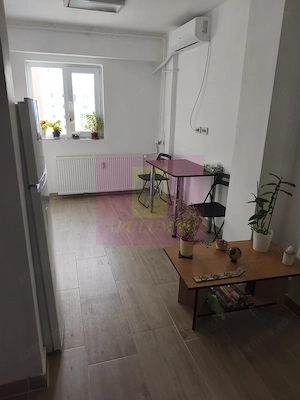 Vanzare apartament in zona Decebal- Calarasilor, metrou magistrala M2 - imagine 2